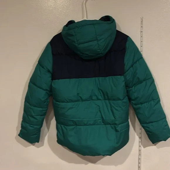 Amazon Essentials Boys Heavyweight Hooded Puffer Jacket Green Navy Color Block - Picture 12 of 15